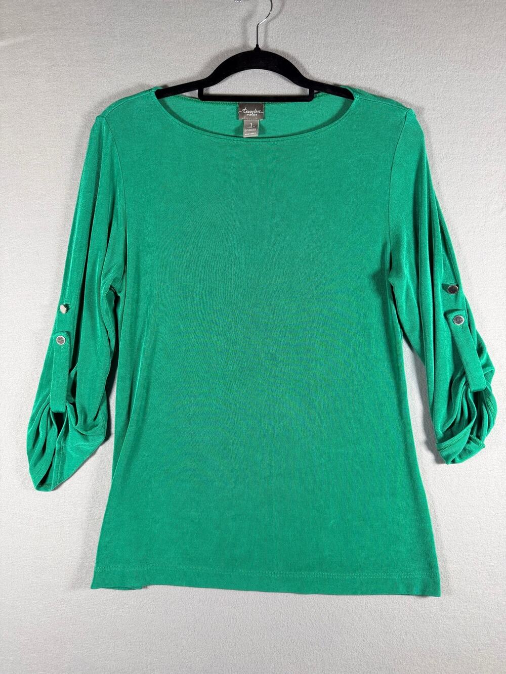 Travelers by Chico’s Size 1 Green Boatneck Top Snap Tab Sleeve